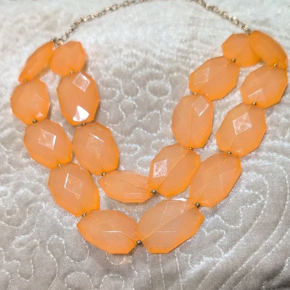 Peach/Salmon Color Beaded Plastic/Acrylic Statement Necklace - Picture 8 of 8